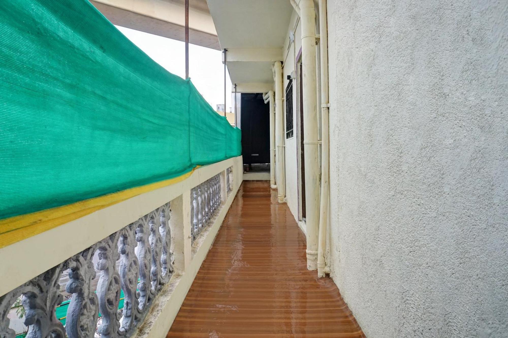 Hotel O Metro View Pimpri-Chinchwad Exteriör bild